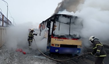 Екібастұзда жұмысшыларды таситын автобус өртке оранды