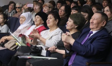 Мам павлодарских полицейских наградили за воспитание ответственных детей