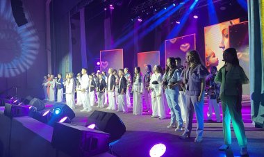 Прекрасной половине Павлодара устроили пышный концерт