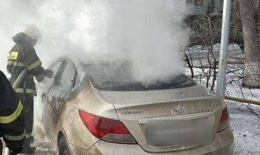 Павлодарда аула ішінде тұрған көлік өртенді