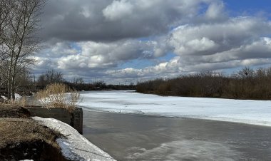 Аким Павлодарской области с воздуха осмотрел паводкоопасные районы