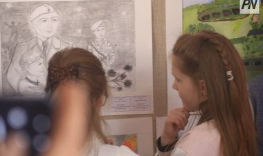 Павлодарда Отырар мен Әл-Фараби тақырыбында графикалық суреттер көрсетіледі