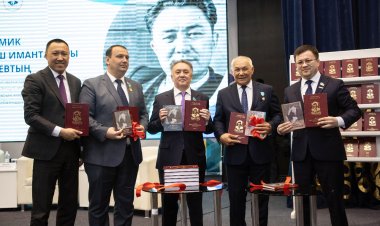 Павлодарда Қаныш Сәтбаевтың өмірбаяны жазылған кітап жеті тілде жарық көрді