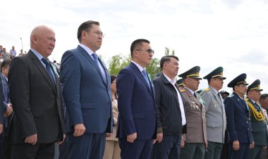 Асайын Байханов павлодарлықтар Отан қорғаушылар мерекесімен құттықтады