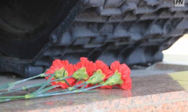 Асаин Байханов поздравил жителей региона с днём воинской доблести