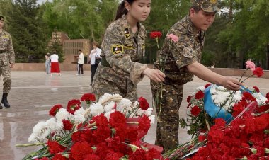 Павлодарлық студенттер Мәңгілік алау маңында көгершін ұшырды