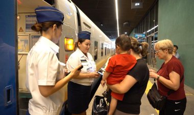 Казахстанцам напомнили о правилах перевозки детей в поезде