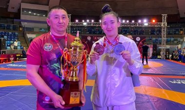 Павлодарлық қыздар Үндістанда белбеу күресінен топ жарды