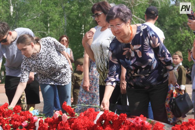 Павлодарцы склонили головы перед подвигом героев