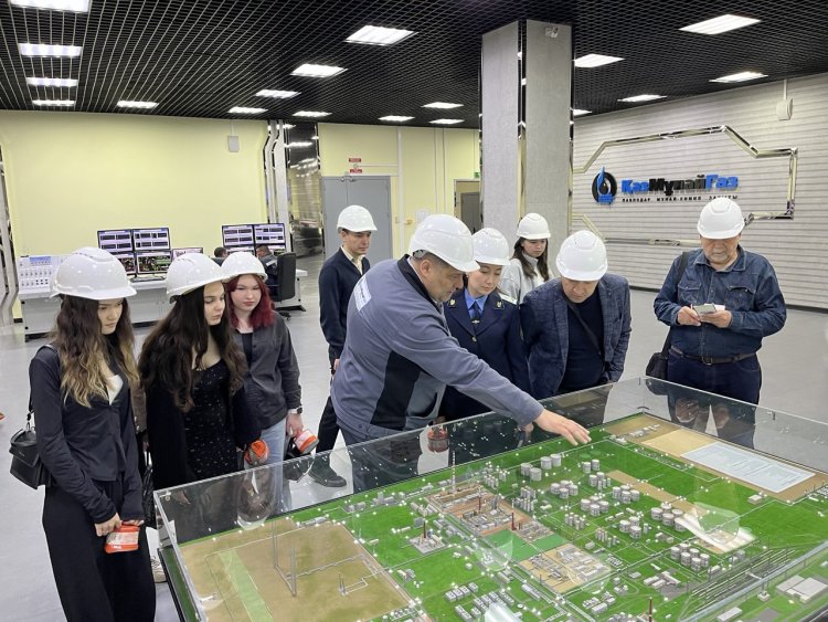 Павлодарлық студенттерге мұнайшылардың жұмысы көрсетілді