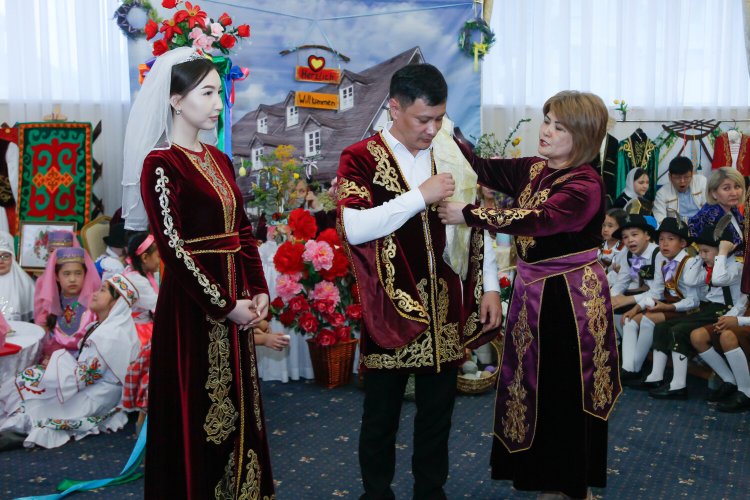 Павлодарлық оқушылар армян халқының ұлттық дәстүрлері туралы сыр шертті
