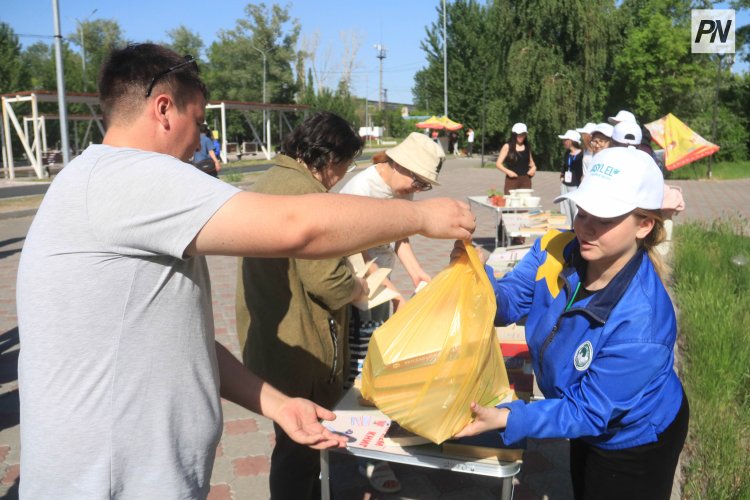 Как в Павлодаре спасали книги и комнатные растения