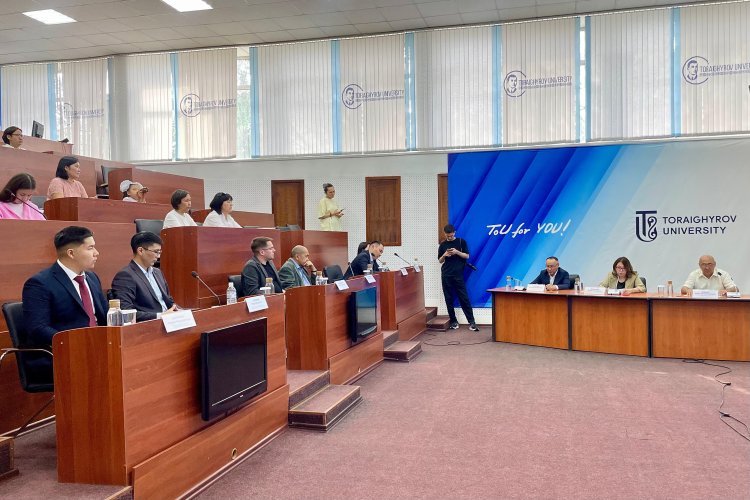 Павлодарда мемлекеттің және үкіметтік емес ұйымдардың әріптестігі сарапталды