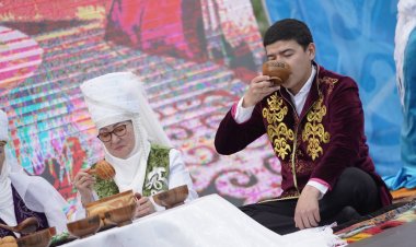 Қымызмұрындық мерекесі: Ақсуда алғашқы қымыз ішу рәсімі тойланды