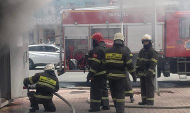 В Павлодаре потушили киоск быстрого питания