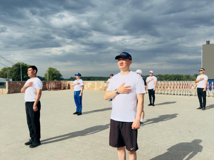 Павлодарлық полицейлер Мемлекеттік Гимнді бір уақытта орындады