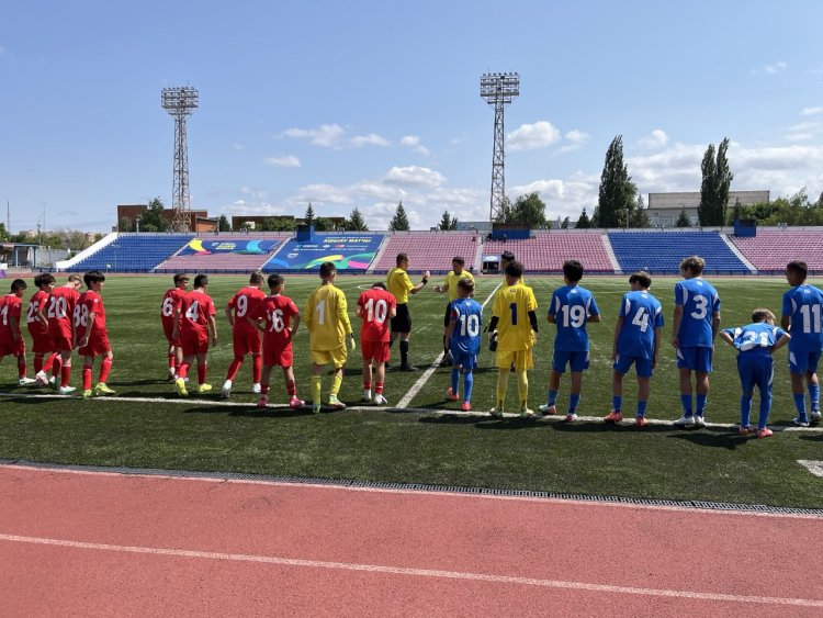 В Павлодаре стартовал футбольный чемпионат страны среди юношей