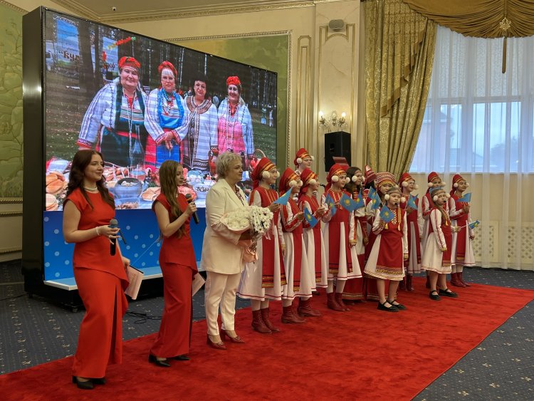 Алғашқы мерейтой: Павлодарда ЭМБ өкілдері қызыл кілеммен жүріп өтті