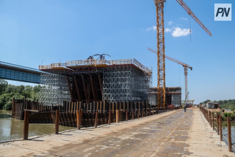 Ертіс өзені арқылы өтетін көпірдің құрылысы қарқынды жүргізілуде