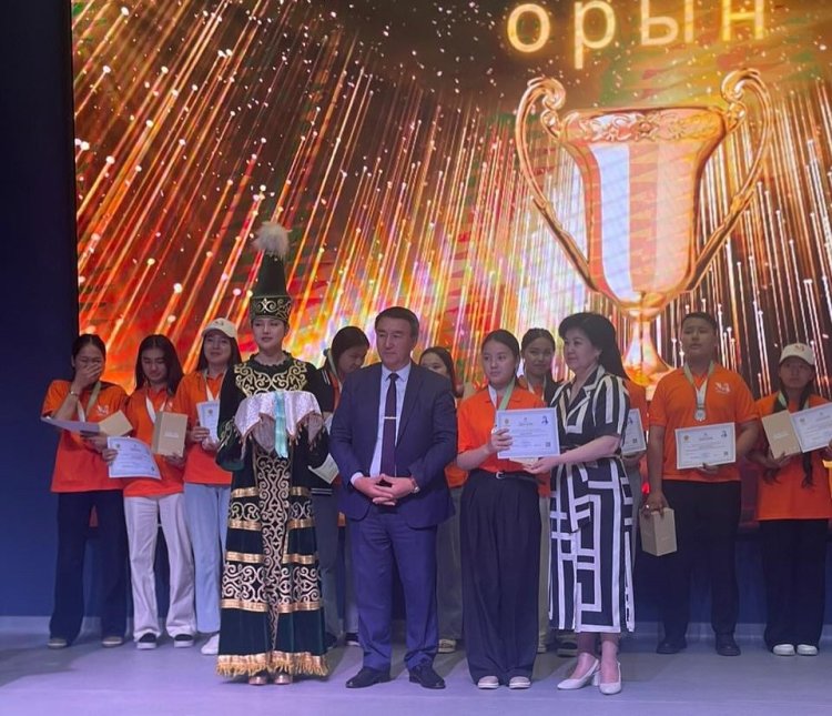 Павлодарлық оқушылар Халықаралық «Абай оқуларында» топ жарды