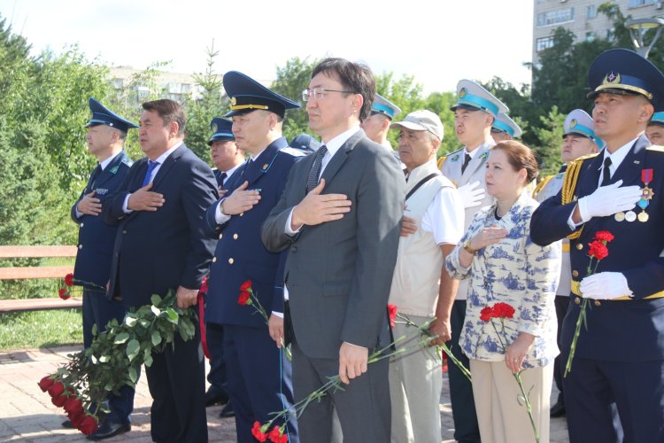 В Павлодаре почтили память полицейских-героев