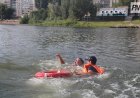 Павлодар облысында полицей суға батып бара жатқан ер адамды құтқарып қалды