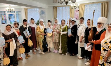 В Павлодаре новорожденному потомку Машхура Жусупа подарили домбру