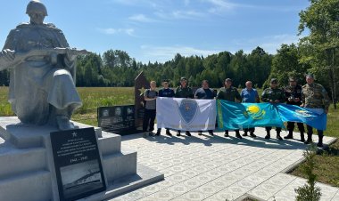 Павлодарцы возложили горсть земли на могилу земляка, погибшего в годы ВОВ в Белоруссии
