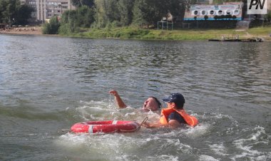 В Павлодаре ночью человека вытащили из воды