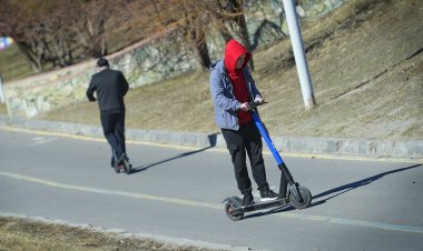 У павлодарцев не получится ездить на самокатах по набережной в выходные