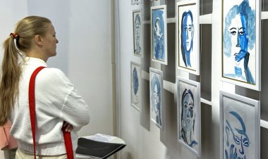 Художница из Парижа показала в Павлодаре «юношеский порыв»