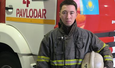 Павлодарлық өрт сөндіруші көпқабатты үйдегі өрттің алдын жалғыз өзі алды
