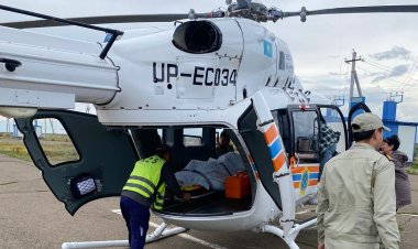 В Павлодарской области вертолет МЧС доставил в больницу мужчину и ребенка