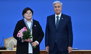 Президент Конституцияның 30 жылдығына арналған мерейтойлық медаль бекітті