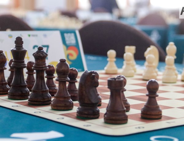 Новые шахматные комплекты вручили особым школьникам Павлодара