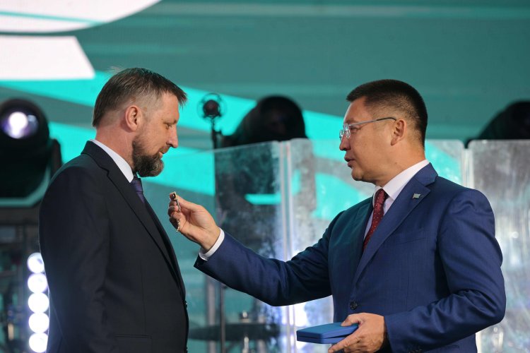 Труд экибастузского заводчанина отметил Президент