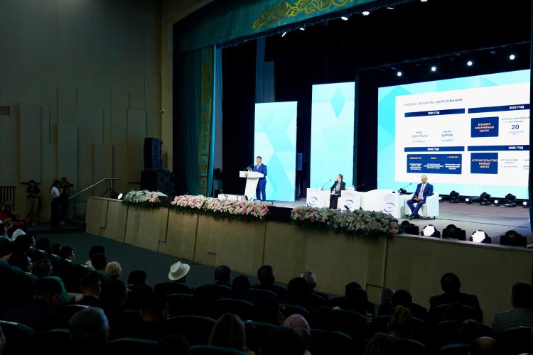 Жасанды интеллект пен тәрбие: Павлодарда дәстүрлі тамыз конференциясы өтті