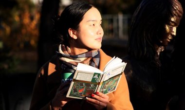 Павлодарда кітапқұмар қыз «жастар кітап оқымайды» деген пікірді қалай бұзуда?
