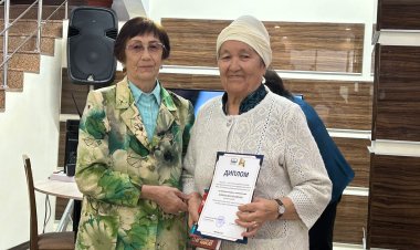 80 жастан асқан павлодарлық ұстаз өлкенің тарихын кітапқұмарлықпен зерделейді