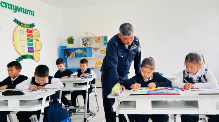 Школьники Иртышского района познали мир дорожных знаков