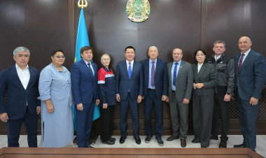 Асайын Байханов  кәсіподақ қозғалысының үздіктерін құттықтады
