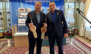 Павлодардағы музейге Шәкен Рақышевтің қолөнері сыйға тартылды