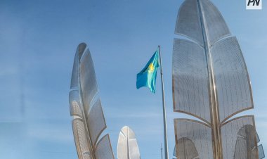 Павлодарда Республика күніне орай Ту көкке көтерілді