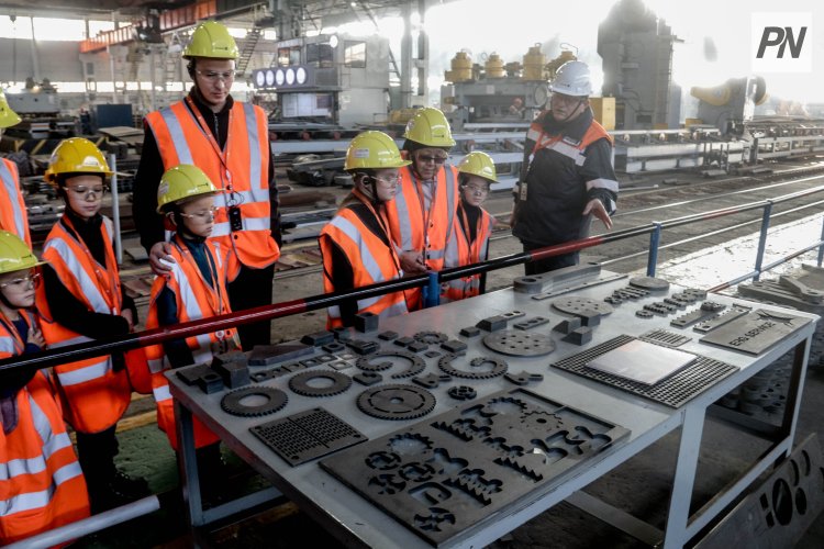 Как маленькие павлодарцы познакомились с крупным павлодарским машиностроением