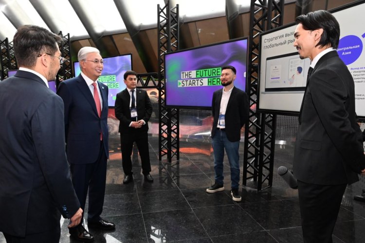 Президент ознакомился с презентациями отечественных AI-проектов