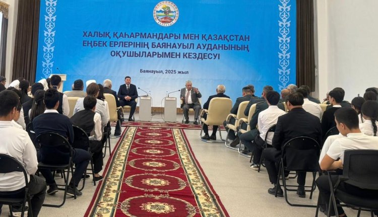 Баянауылдық жастар Халық қаһармандарымен жүздесті