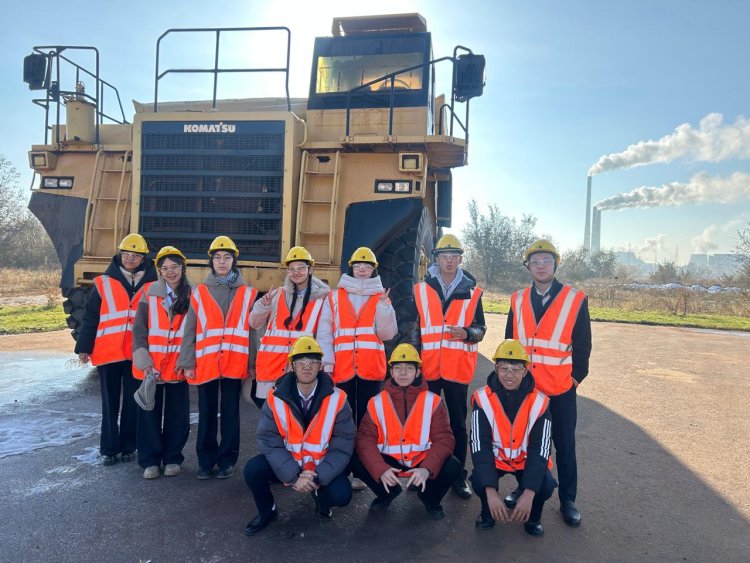 Павлодарлық зияткерлер алюминийдің өндіру үдерісін өз көзімен көрді