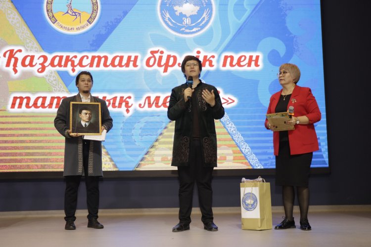 Мост дружбы: павлодарская «Ассамблея жастары» удивила семейчан