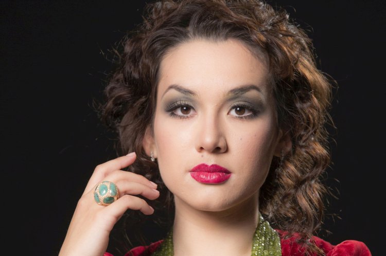 Асаин Байханов поздравил Марию Мудряк с заслуженной наградой