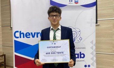 Павлодарлық оқушы көру қабілеті төмен жандарға «ақылды көзілдірік» жасап шығарды